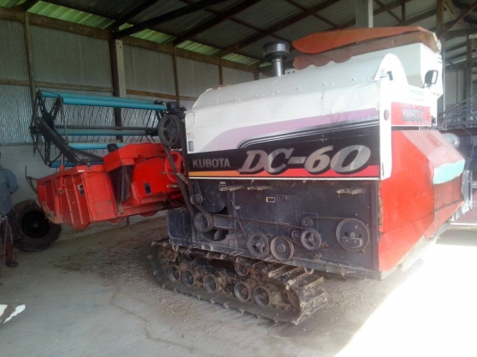 KUBOTA 60 PLUS ปี53สภาพสวยพร้อมเล่มทะเบยีน