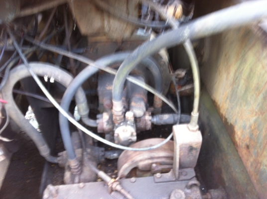 ขายรถบท 4 ตัน และ 5 ตัน SAKAI ระบบสั่นสะเทือน พร้อมใช้ ราคา 180000 สนใจโทร