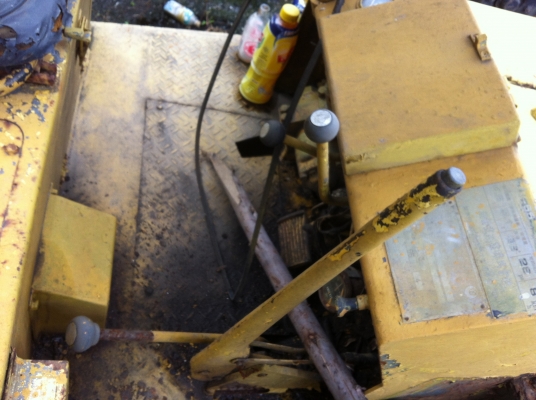 ขายรถบท 4 ตัน และ 5 ตัน SAKAI ระบบสั่นสะเทือน พร้อมใช้ ราคา 180000 สนใจโทร