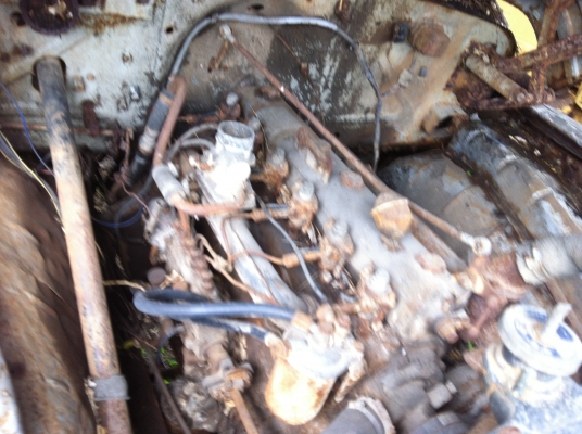 ขายรถหัวยาว 6 ล้อ บรรทุกถังน้ำ ขาย 3 คัน ใช้งานได้ ทะเบียนไม่ขาด ISUZU เครื่อง 6BB1 ช่วงล่างใหญ่ ราคา 110000 สนใจโทร