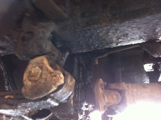 ขายรถหัวยาว 6 ล้อ บรรทุกถังน้ำ ขาย 3 คัน ใช้งานได้ ทะเบียนไม่ขาด ISUZU เครื่อง 6BB1 ช่วงล่างใหญ่ ราคา 110000 สนใจโทร