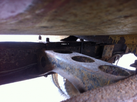 ขายรถหัวยาว 6 ล้อ บรรทุกถังน้ำ ขาย 3 คัน ใช้งานได้ ทะเบียนไม่ขาด ISUZU เครื่อง 6BB1 ช่วงล่างใหญ่ ราคา 110000 สนใจโทร