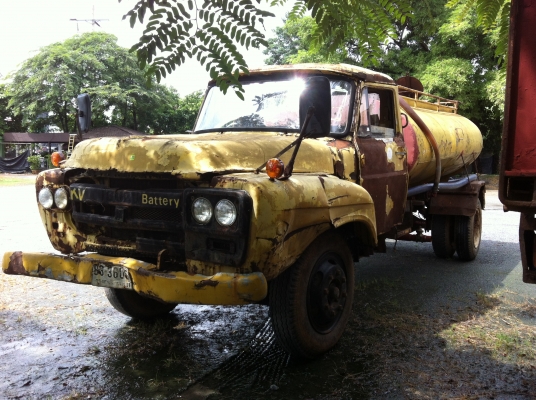 ขายรถหัวยาว 6 ล้อ บรรทุกถังน้ำ ขาย 3 คัน ใช้งานได้ ทะเบียนไม่ขาด ISUZU เครื่อง 6BB1 ช่วงล่างใหญ่ ราคา 110000 สนใจโทร