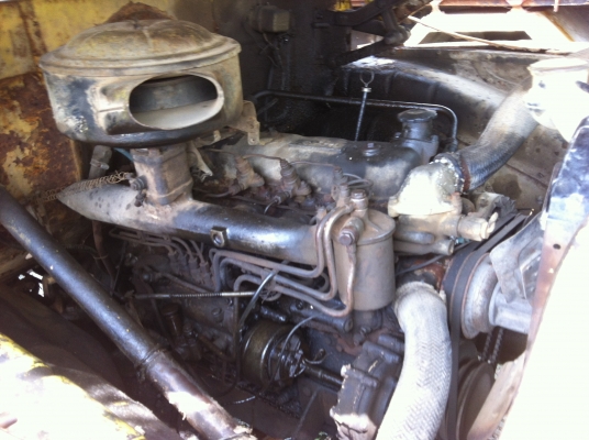 ขายรถหัวยาว 6 ล้อ บรรทุกถังน้ำ ขาย 3 คัน ใช้งานได้ ทะเบียนไม่ขาด ISUZU เครื่อง 6BB1 ช่วงล่างใหญ่ ราคา 110000 สนใจโทร