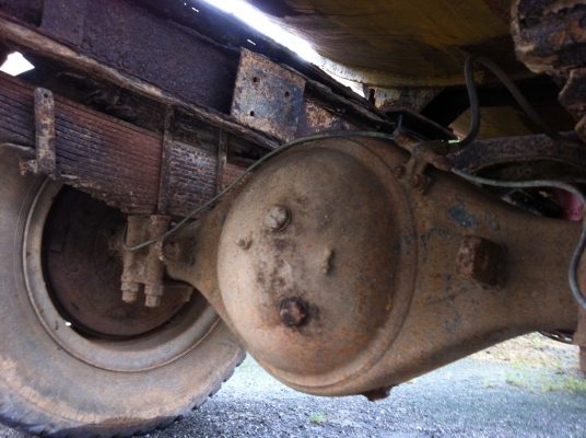 ขายรถหัวยาว 6 ล้อ บรรทุกถังน้ำ ขาย 3 คัน ใช้งานได้ ทะเบียนไม่ขาด ISUZU เครื่อง 6BB1 ช่วงล่างใหญ่ ราคา 110000 สนใจโทร