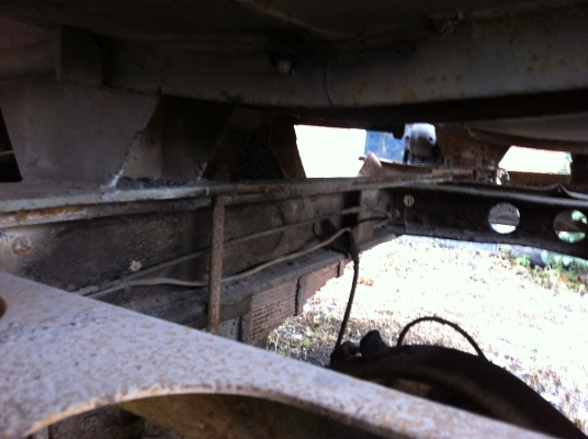 ขายรถหัวยาว 6 ล้อ บรรทุกถังน้ำ ขาย 3 คัน ใช้งานได้ ทะเบียนไม่ขาด ISUZU เครื่อง 6BB1 ช่วงล่างใหญ่ ราคา 110000 สนใจโทร