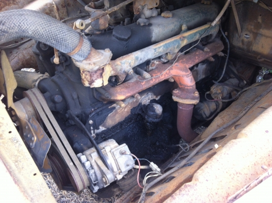 ขายรถหัวยาว 6 ล้อ บรรทุกถังน้ำ ขาย 3 คัน ใช้งานได้ ทะเบียนไม่ขาด ISUZU เครื่อง 6BB1 ช่วงล่างใหญ่ ราคา 110000 สนใจโทร