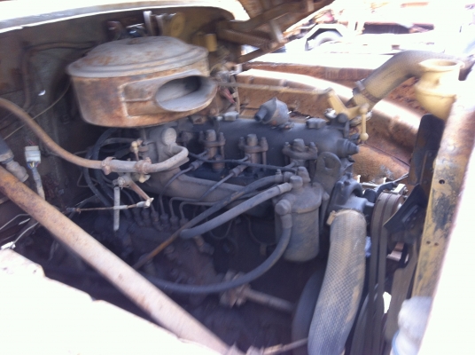 ขายรถหัวยาว 6 ล้อ บรรทุกถังน้ำ ขาย 3 คัน ใช้งานได้ ทะเบียนไม่ขาด ISUZU เครื่อง 6BB1 ช่วงล่างใหญ่ ราคา 110000 สนใจโทร