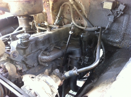 ขายรถหัวยาว 6 ล้อ บรรทุกถังน้ำ ขาย 3 คัน ใช้งานได้ ทะเบียนไม่ขาด ISUZU เครื่อง 6BB1 ช่วงล่างใหญ่ ราคา 110000 สนใจโทร