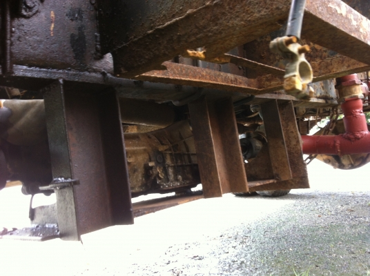 ขายรถหัวยาว 6 ล้อ บรรทุกถังน้ำ ขาย 3 คัน ใช้งานได้ ทะเบียนไม่ขาด ISUZU เครื่อง 6BB1 ช่วงล่างใหญ่ ราคา 110000 สนใจโทร