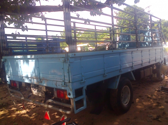 หกล้อ อีซูซู NKR110แรง เกียร์สั้น สภาพดีมากสวยๆพร้อมใช้งาน ทะเบียนพร้อมโอน