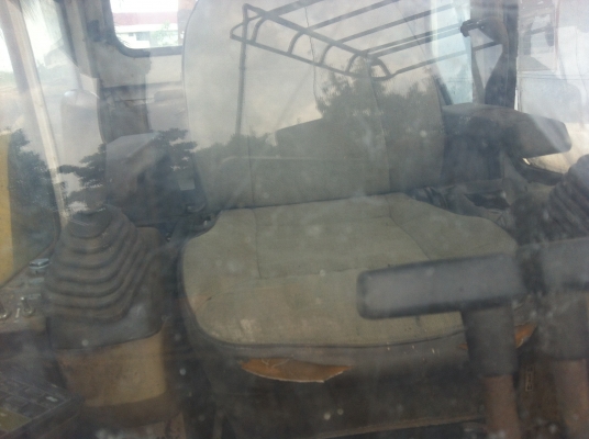 ขายรถแบคโฮ KOMATSU PC-200-5 ซีเรียล.70232 เอกสารอินวอย สภาพสวย 950000 ขายรถแบคโฮ KOMATSU PC-200-5 ซีเรียล.70232 เอกสารอินวอย สภาพสวย 950000