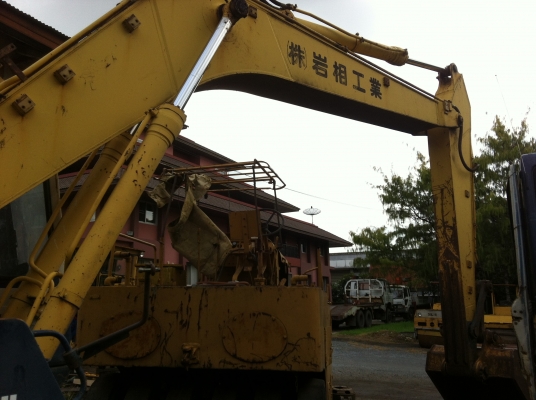 ขายรถแบคโฮ KOMATSU PC-200-5 ซีเรียล.70232 เอกสารอินวอย สภาพสวย 950000 ขายรถแบคโฮ KOMATSU PC-200-5 ซีเรียล.70232 เอกสารอินวอย สภาพสวย 950000