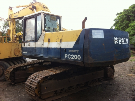 ขายรถแบคโฮ KOMATSU PC-200-5 ซีเรียล.70232 เอกสารอินวอย สภาพสวย 950000