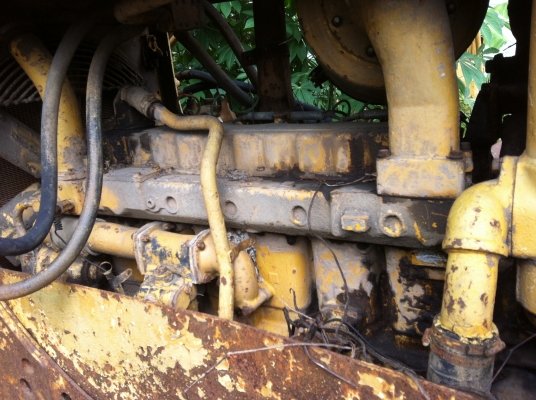 ขายรถแทรกเตอร์ CAT D5 และ CAT D4 เกียร์ตัด ตีนเป็ด ราคา 300000 สนใจโทร