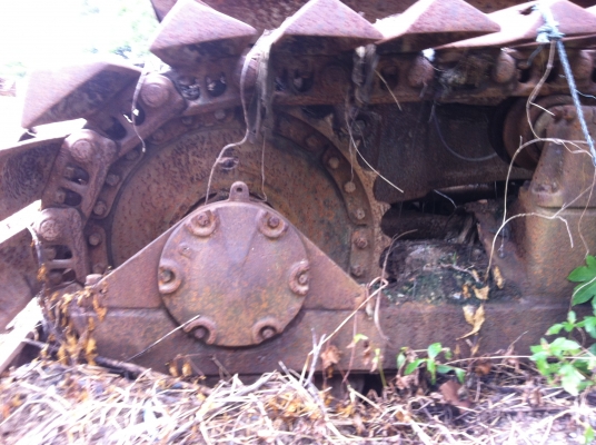 ขายรถแทรกเตอร์ CAT D5 และ CAT D4 เกียร์ตัด ตีนเป็ด ราคา 300000 สนใจโทร