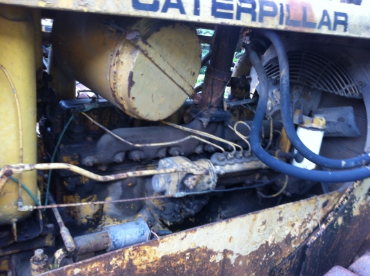 ขายรถแทรกเตอร์ CAT D5 และ CAT D4 เกียร์ตัด ตีนเป็ด ราคา 300000 สนใจโทร