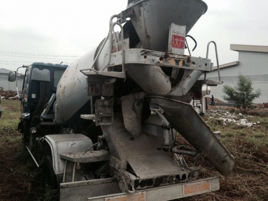 รถโม่ปูนนอก