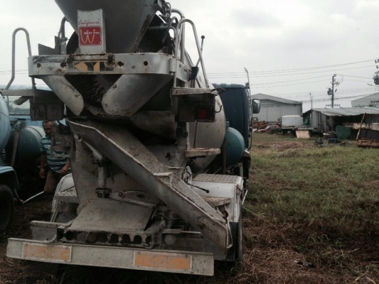 รถโม่ปูนนอก