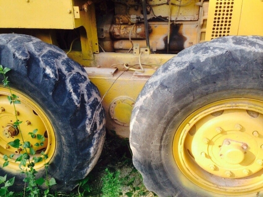 ขายรถเกรด KOMATSU GD 37 เครื่อง 4 สูบเทอร์โบ พร้อมใช้งาน สนใจโทร 081-970-1072