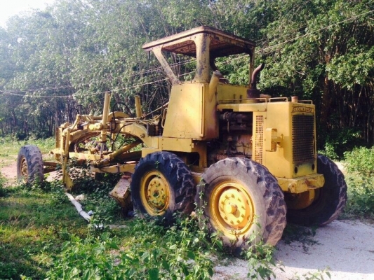 ขายรถเกรด KOMATSU GD 37 เครื่อง 4 สูบเทอร์โบ พร้อมใช้งาน สนใจโทร 081-970-1072