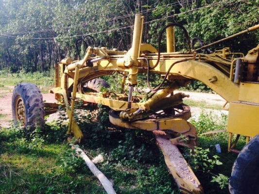 ขายรถเกรด KOMATSU GD 37 เครื่อง 4 สูบเทอร์โบ พร้อมใช้งาน สนใจโทร 081-970-1072