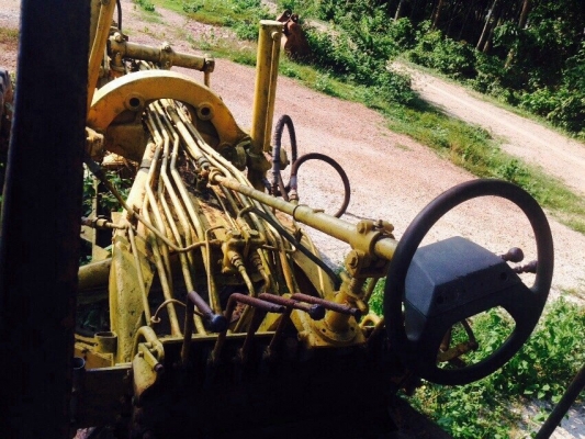 ขายรถเกรด KOMATSU GD 37 เครื่อง 4 สูบเทอร์โบ พร้อมใช้งาน สนใจโทร 081-970-1072