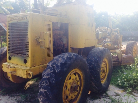 ขายรถเกรด KOMATSU GD 37 เครื่อง 4 สูบเทอร์โบ พร้อมใช้งาน สนใจโทร 081-970-1072