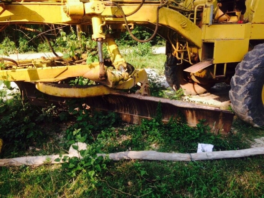 ขายรถเกรด KOMATSU GD 37 เครื่อง 4 สูบเทอร์โบ พร้อมใช้งาน สนใจโทร 081-970-1072