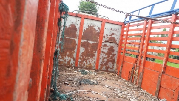 ขาย10ล้อ1เพลาวิ่งร่อง บรรทุกอ้อย ฮีโน่ 925 เครื่อง185HO7C เกียร์HO เครื่องดีฟิต แชชซีสวย กระบะดี เอกสารเล่มทะเบียนพร้อมโอน