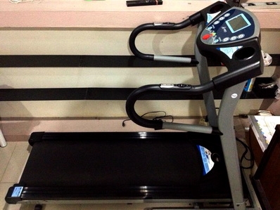 ----ขายแล้ว--- TREO T101-102 มอเตอร์ 1.75 ความเร็ว1-16 KM/H ปรับลาดชันได้ 3ระดับ มีโปรแกรมสำเร็จรูป 12 โปรแกรมทำงาน สายพานยังหนา สภาพสมบูรณ์ไม่ค่อยได้วิ่งครับ ราคาต่อรองได้ รับสินค้าได้ที่ ซอยสวนผัก ตลิ่งชัน กทม ครับ