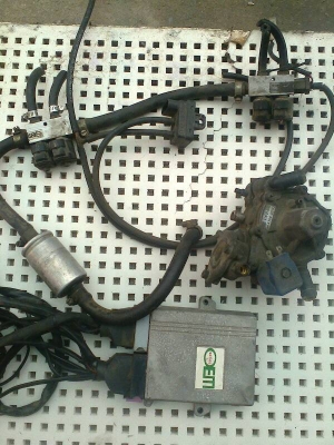 ขาย ชุดแก๊สหัวฉีด OEM ครับ ถอดจากรถ ใช้งานได้ครับ ดังรูป ขาย ชุดแก๊สหัวฉีด OEM ครับ ถอดจากรถ ใช้งานได้ครับ ดังรูป