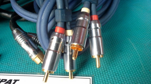สายสัญญาณ RCA ยาว 5 เมตร มือสองจากญี่ปุ่น สายสัญญาณ RCA ยาว 5 เมตร มือสองจากญี่ปุ่น