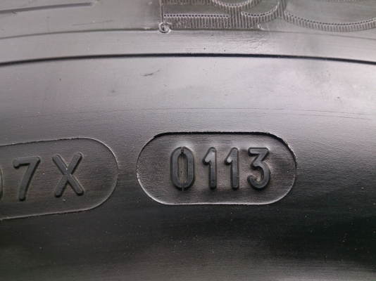 ขายยางMICHELIN 195R14 ยางปี13 จำนวน 4 เส้น