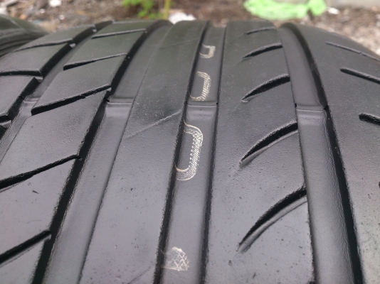 ขายยางDUNLOP 245/45R19 MADE IN JAPAN ยางปี12 (ไม่มีปะ) จำนวน 3 เสัน