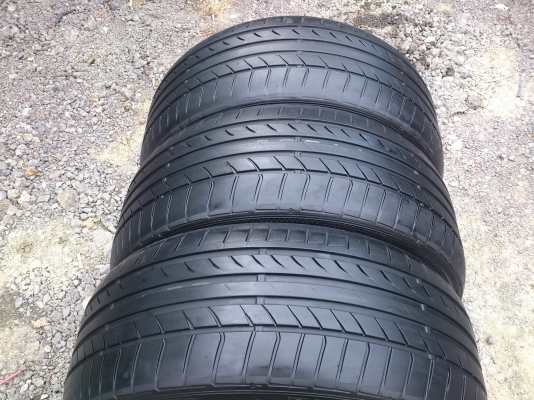 ขายยางDUNLOP 245/45R19 MADE IN JAPAN ยางปี12 (ไม่มีปะ) จำนวน 3 เสัน