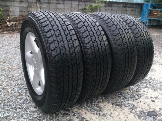 ขายแม็กALL NEW ISUZU พร้อมยางบริสโตน 255/65R17 ยางสัปดาห์ที่07ปี13 ดอกเต็มยางสวยนิ่มลึกเท่ากันไม่ร้าวไม่แตกลายไม่กินข้าง (สภาพแม็กยาง95\%น้องๆป้ายแดง) จำนวน 1 ชุด