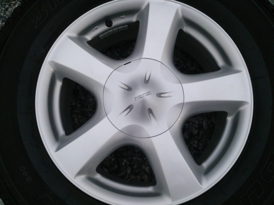 ขายแม็กALL NEW ISUZU พร้อมยางบริสโตน 255/65R17 ยางสัปดาห์ที่07ปี13 ดอกเต็มยางสวยนิ่มลึกเท่ากันไม่ร้าวไม่แตกลายไม่กินข้าง (สภาพแม็กยาง95\%น้องๆป้ายแดง) จำนวน 1 ชุด