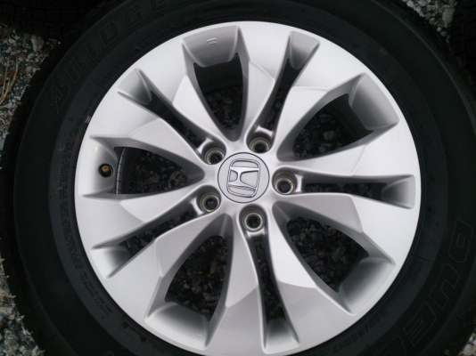 ขายแม็กพร้อมยางถอดป้ายแดงHONDA CRV ขอบ17 ยางบริสโตน225/65R17 ยางสัปดาห์ที่48ปี13 (ตุ่มหน้ายางยังอยู่ครบใหม่ๆ) จำนวน 1 ชุด