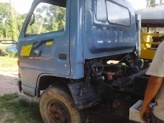 หกล้อ อีซูซุ NPR115แรงดั้ม ย.3.80ม สภาพสวยพร้อมลุย พวงมาลัยเพาเวอร์ เล่มทะเบียนครบ