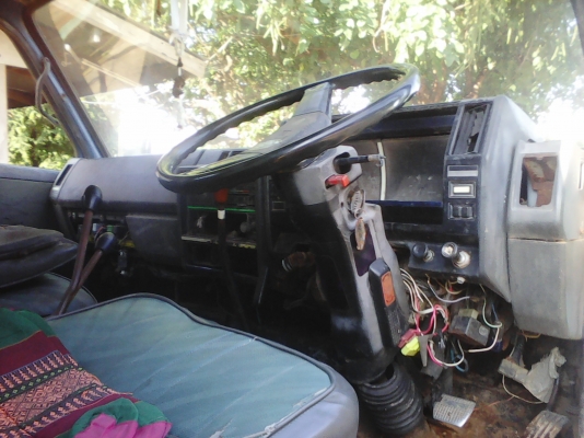 หกล้อ อีซูซุ NPR115แรงดั้ม ย.3.80ม สภาพสวยพร้อมลุย พวงมาลัยเพาเวอร์ เล่มทะเบียนครบ รราคา385000บ ตัดไม่ถูกไม่แพง ครับ