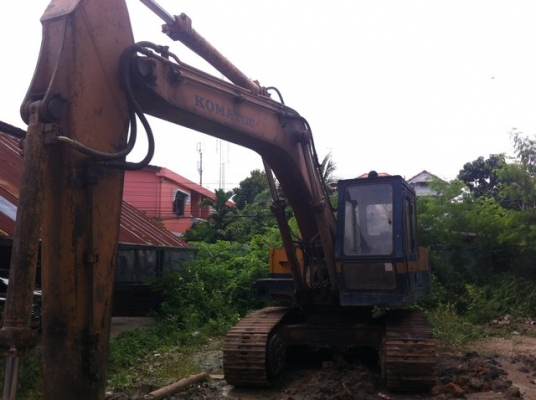 ขายรถแมคโคKOMATSU 200-2 พร้อมหัวเจาะ OKADA312