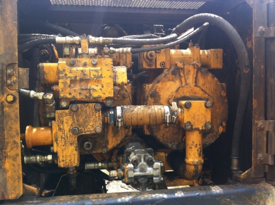 ขายรถแมคโคKOMATSU 200-2 พร้อมหัวเจาะ OKADA312