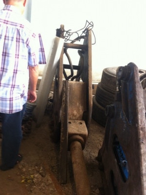 ขายรถแมคโคKOMATSU 200-2 พร้อมหัวเจาะ OKADA312