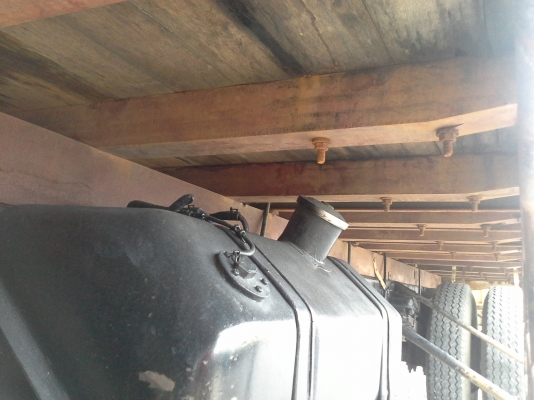 ขายกระบะ6ล้อพร้อมคอก พื้นไม้ปูเหล็กทับ สภาพดีราคาถูกๆ