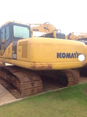 ขายด่วน..!! Komatsu PC200-7 ไมล์ชม.3,700(ขายตามสภาพ)