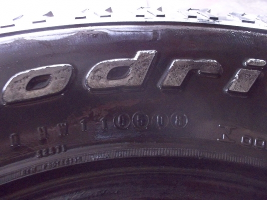 ขาย  31x10.5x15  BF ALL ปี08 ดอกสวยไม่บั้ง 4เส้น