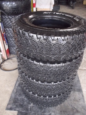 ขาย  31x10.5x15  BF ALL ปี08 ดอกสวยไม่บั้ง 4เส้น