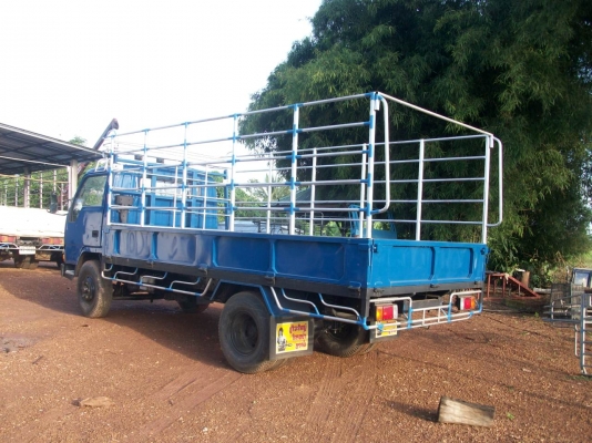 รถบรรทุก 6 ล้อ สภาพสวย เครื่อง 115 แรงมา พร้อมใช้งานครับ