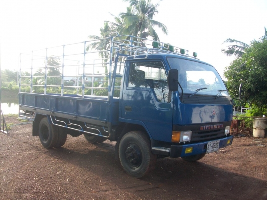 รถบรรทุก 6 ล้อ สภาพสวย เครื่อง 115 แรงมา พร้อมใช้งานครับ